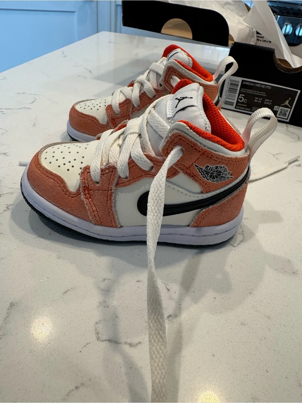 Jordan nike mid